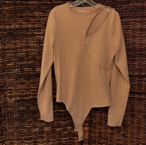 Abercrombie & Fitch Bodysuit Women's Medium Nude Soft A&F Collection Cut Out Tan - Picture 1 of 7